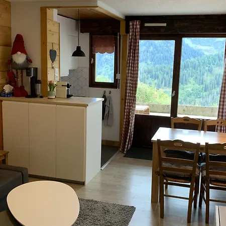 Confortable A 1600 Pour 4 Personnes *