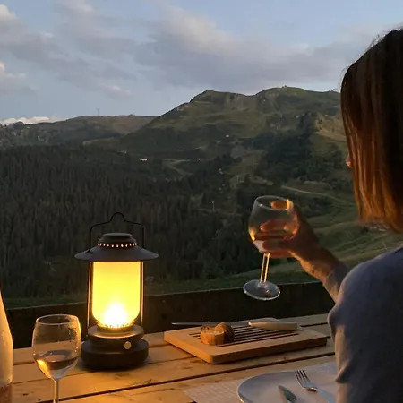 Confortable A 1600 Pour 4 Personnes Samoëns